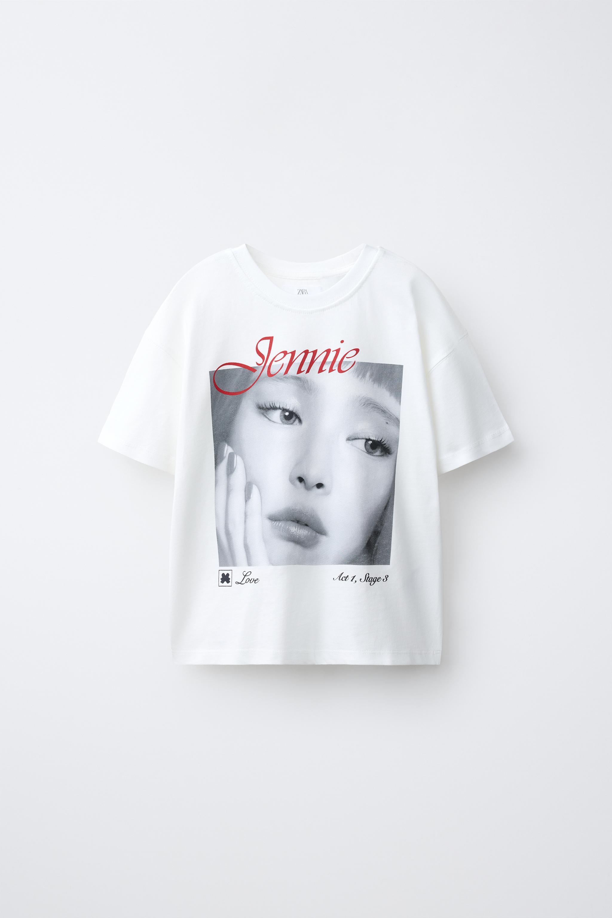 JENNIE ©™ PHOTOGRAPHIC PRINT T-SHIRT
